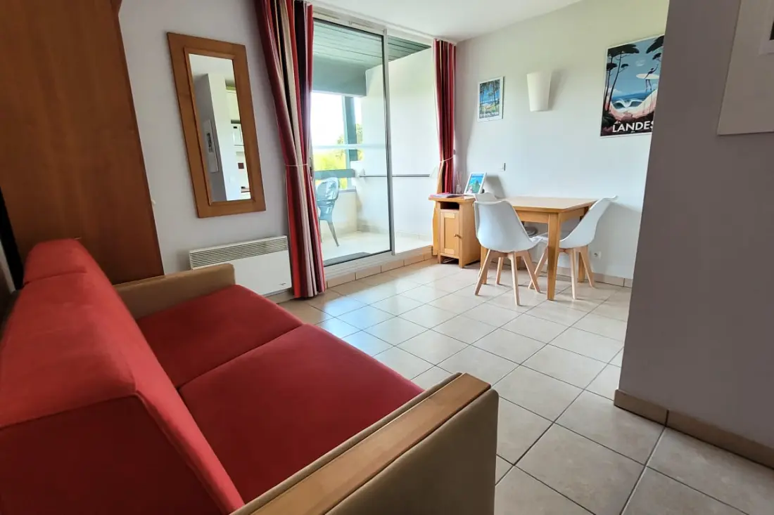 Gyönyörű 21 M2-es loggia úszómedencével, közel a strandhoz