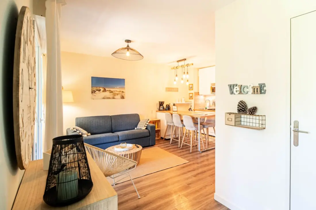 Kiváló apartman loggiával, közel a strandhoz ⛱