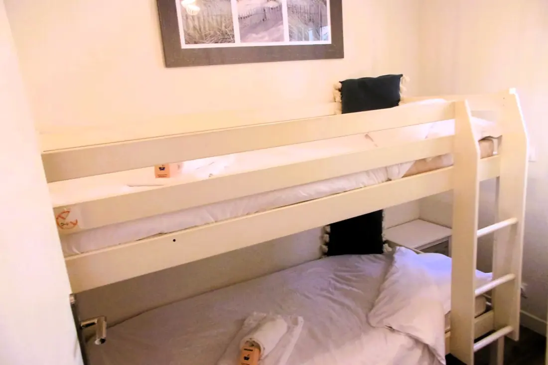 Kiváló apartman loggiával, közel a strandhoz ⛱