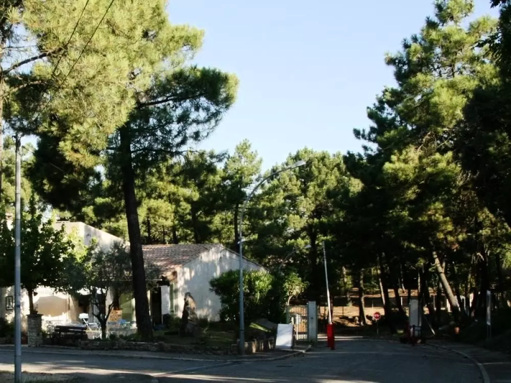 Camping La Pinède en Provence 3 Sterne★★★