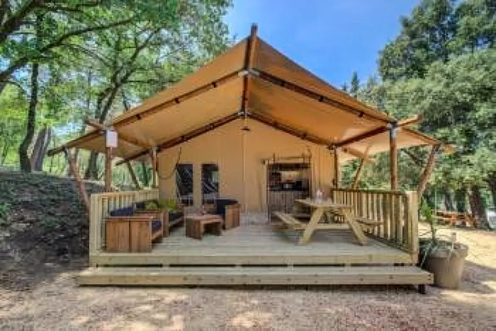 Camping La Pinède en Provence 3 Sterne★★★