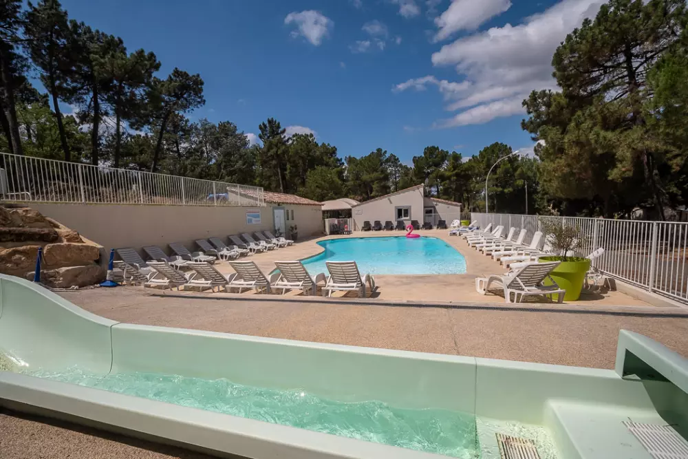 Camping La Pinède en Provence 3 Sterne★★★