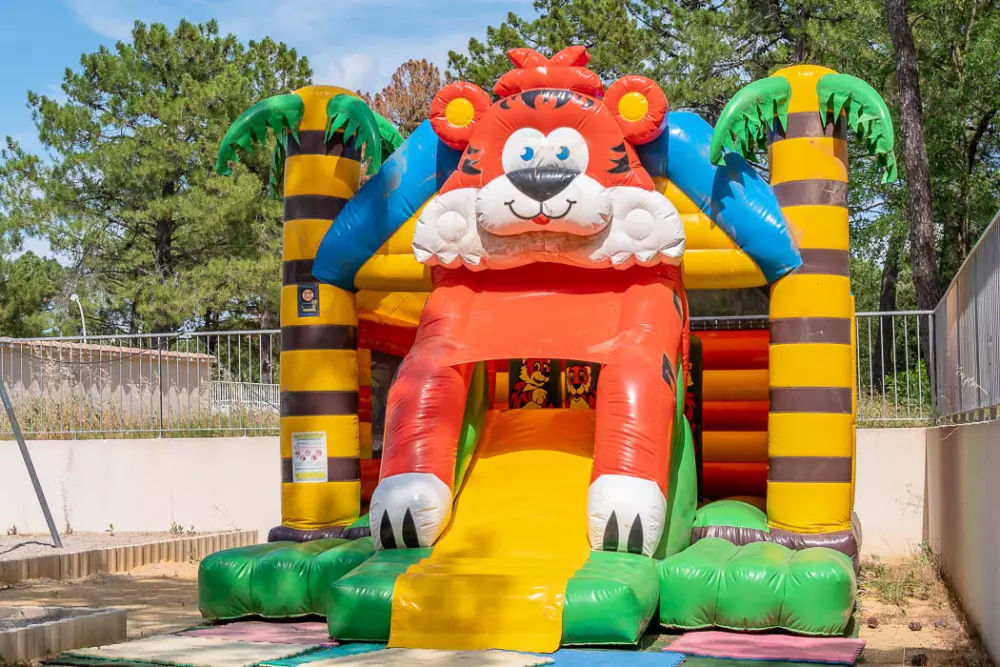 Camping La Pinède en Provence 3 Sterne★★★