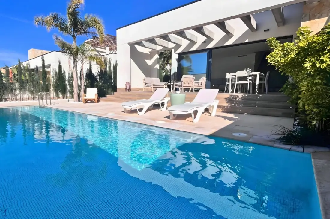 3 hálószobás Villa magán medencével a Golf De Font Del Llop-nál