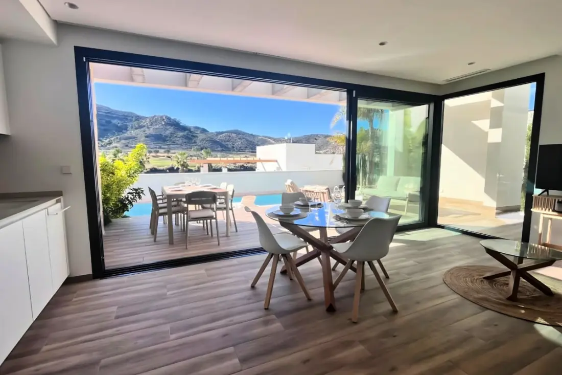 3 hálószobás Villa magán medencével a Golf De Font Del Llop-nál