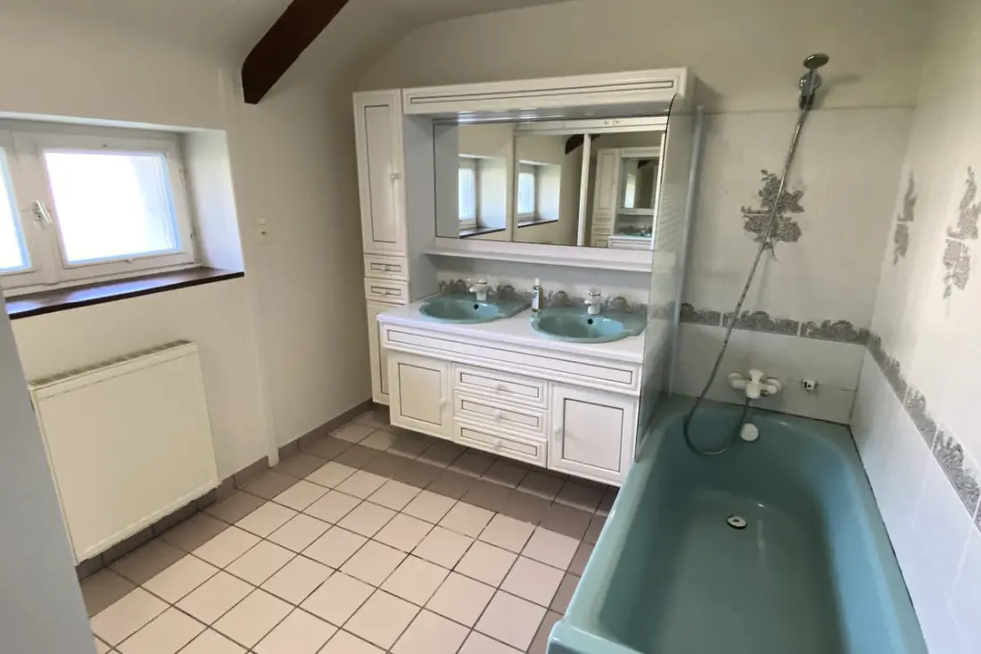 Charming House a kertben Monterblancban