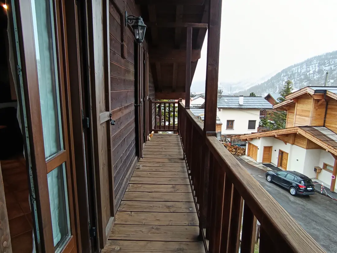 Chalet Carlines