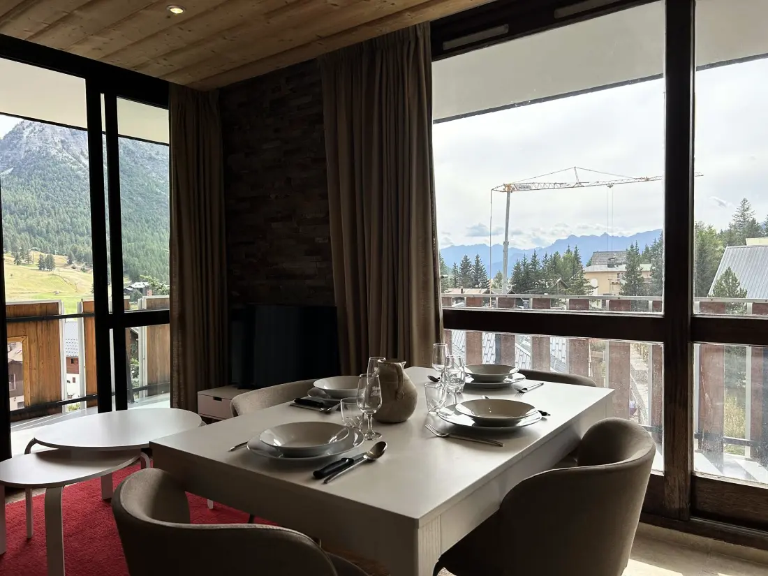 Arzerier Residence