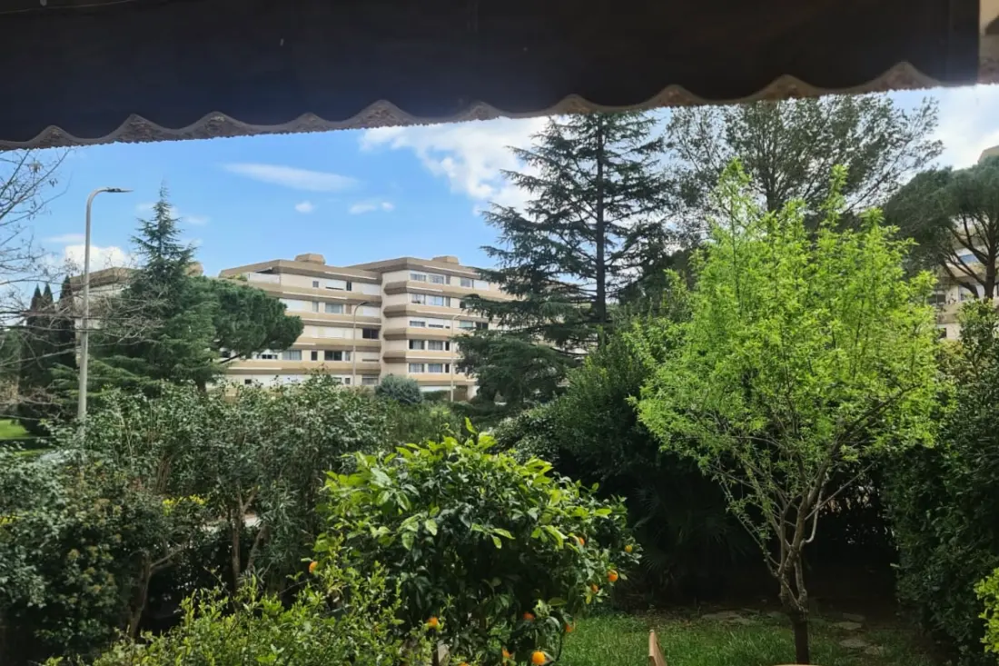 Oasis Montpellierben Magán kert úszómedence strandok