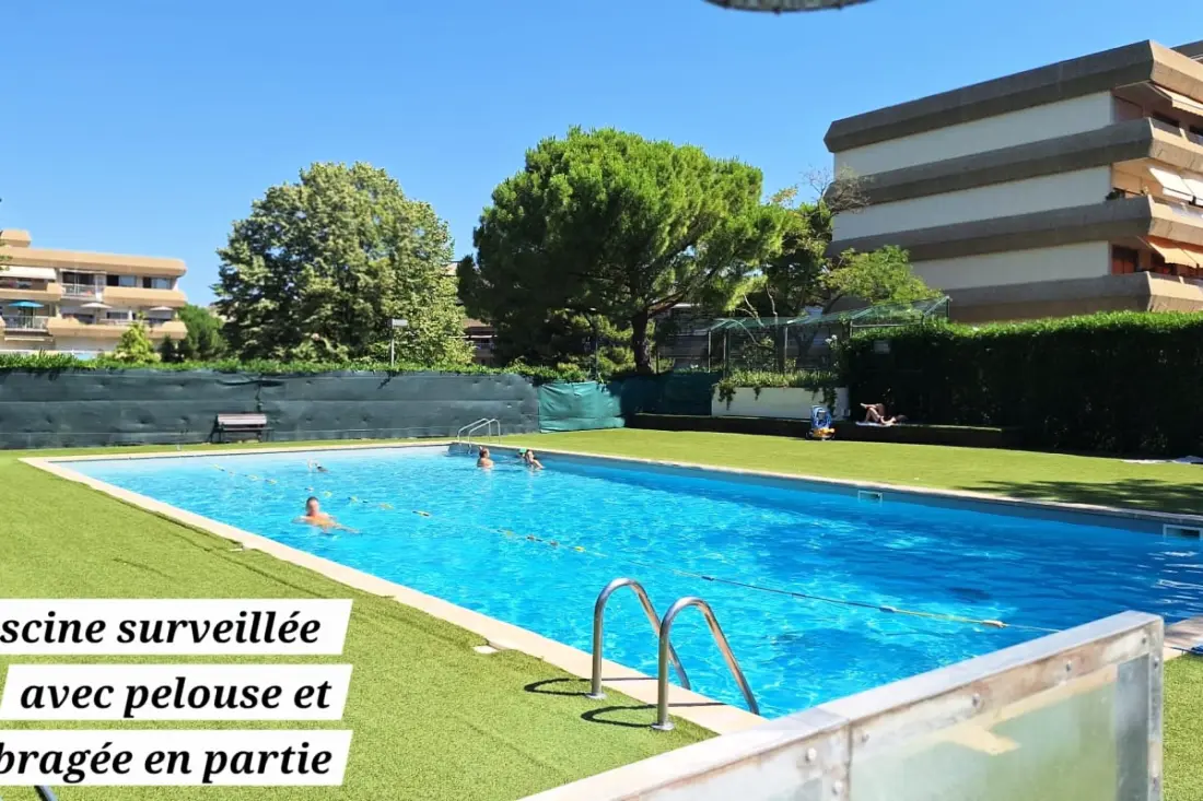 Oasis Montpellierben Magán kert úszómedence strandok
