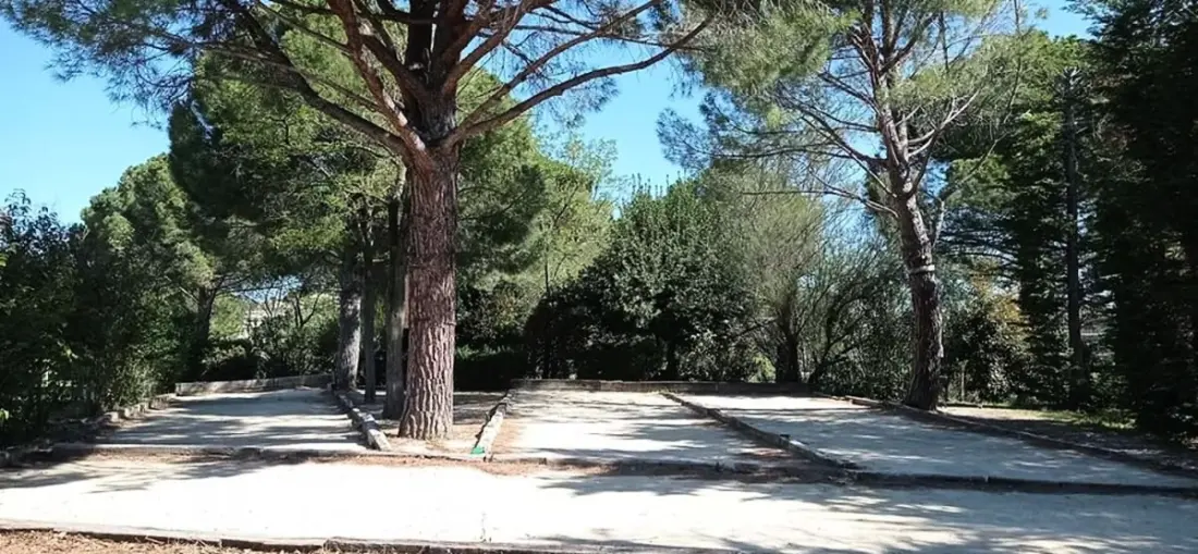 Oasis Montpellierben Magán kert úszómedence strandok
