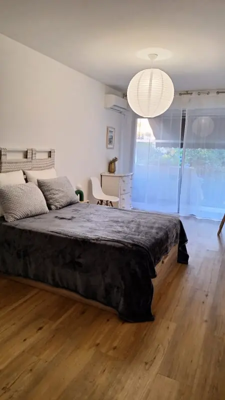 Oasis Montpellierben Magán kert úszómedence strandok