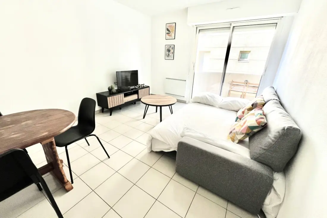 Apartman - Near Tramway