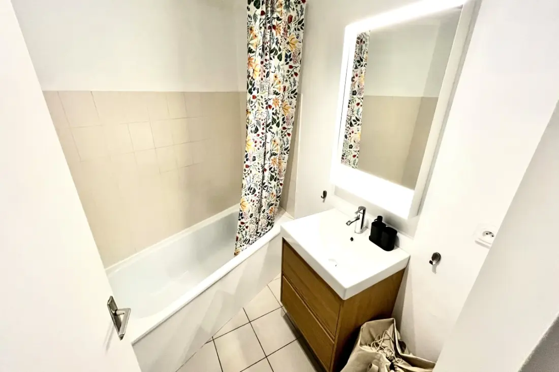 Apartman - Near Tramway