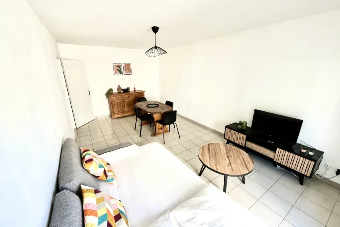 Apartman - Near Tramway