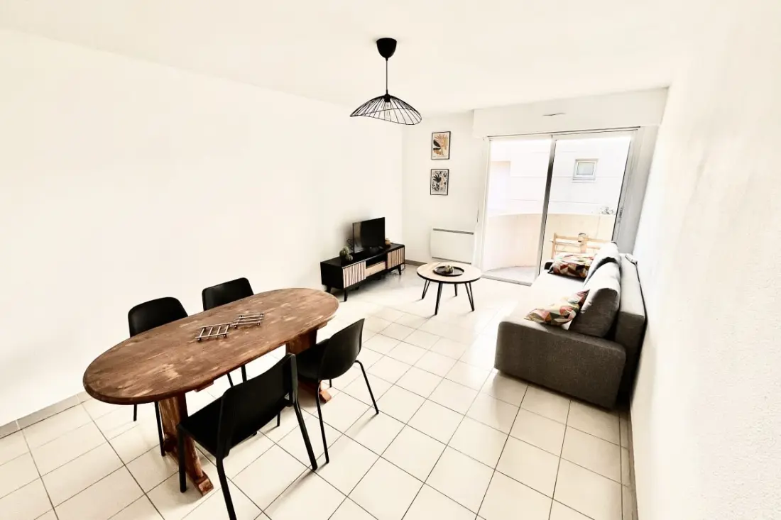 Apartman - Near Tramway