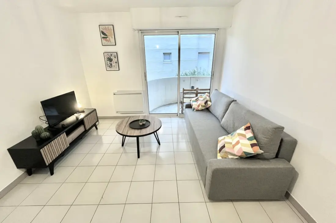 Apartman - Near Tramway