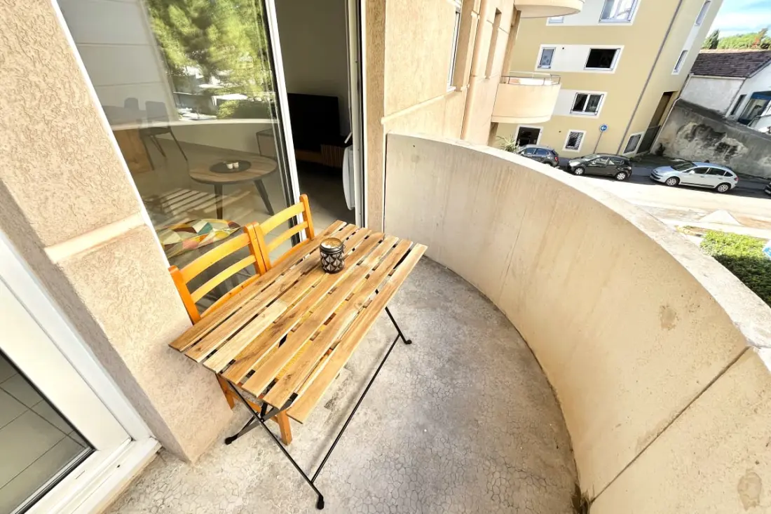 Apartman - Near Tramway
