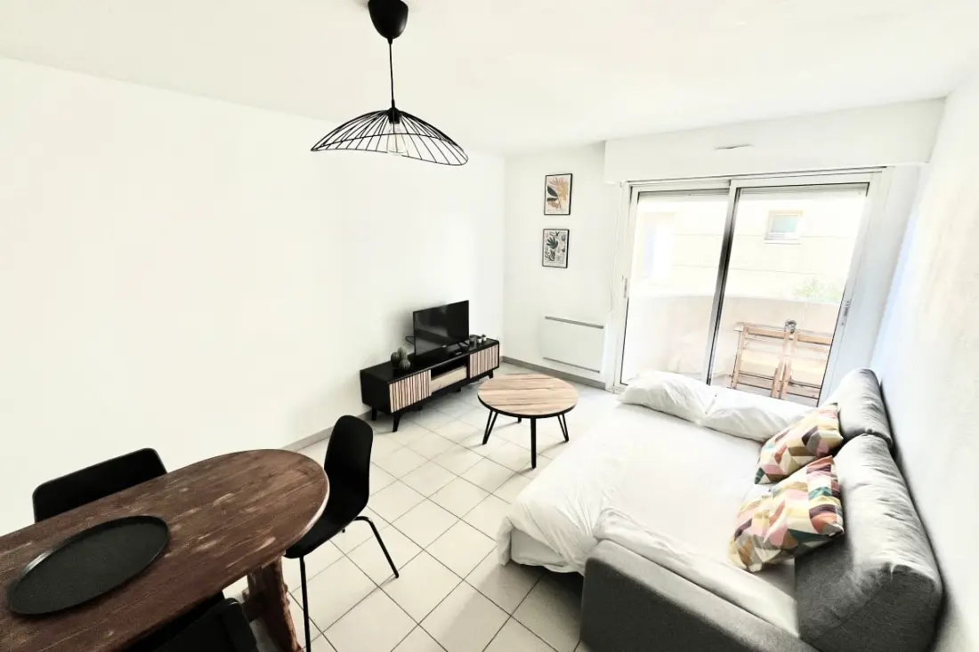 Apartman - Near Tramway