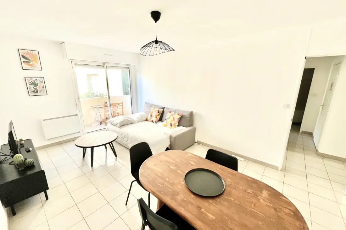 Apartman - Near Tramway