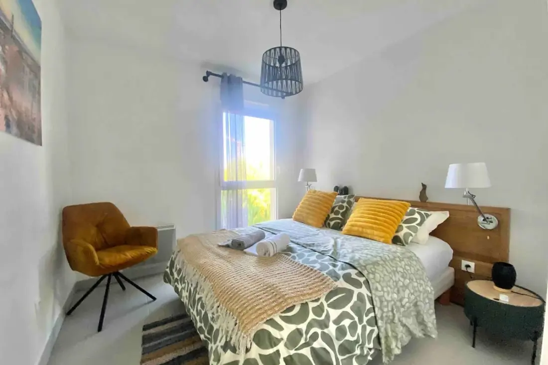 Világos apartman erkéllyel