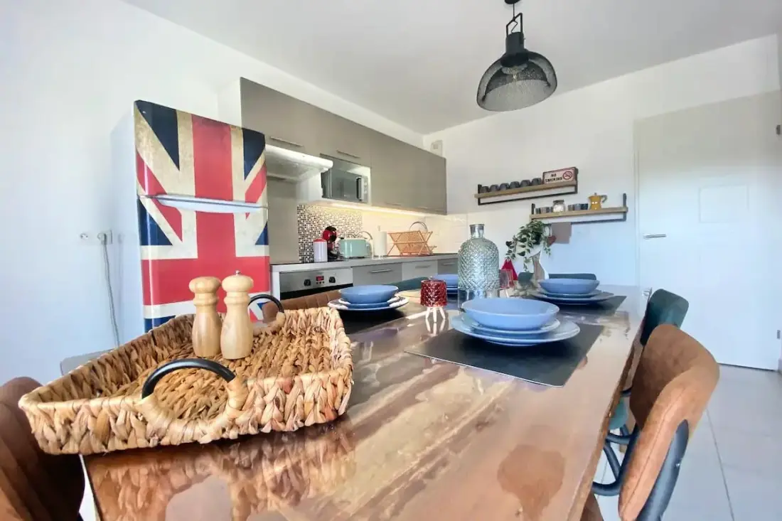 Világos apartman erkéllyel