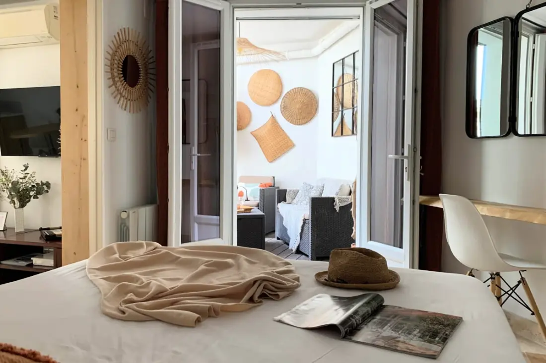 Home Chic Home - A Bazille Terrace