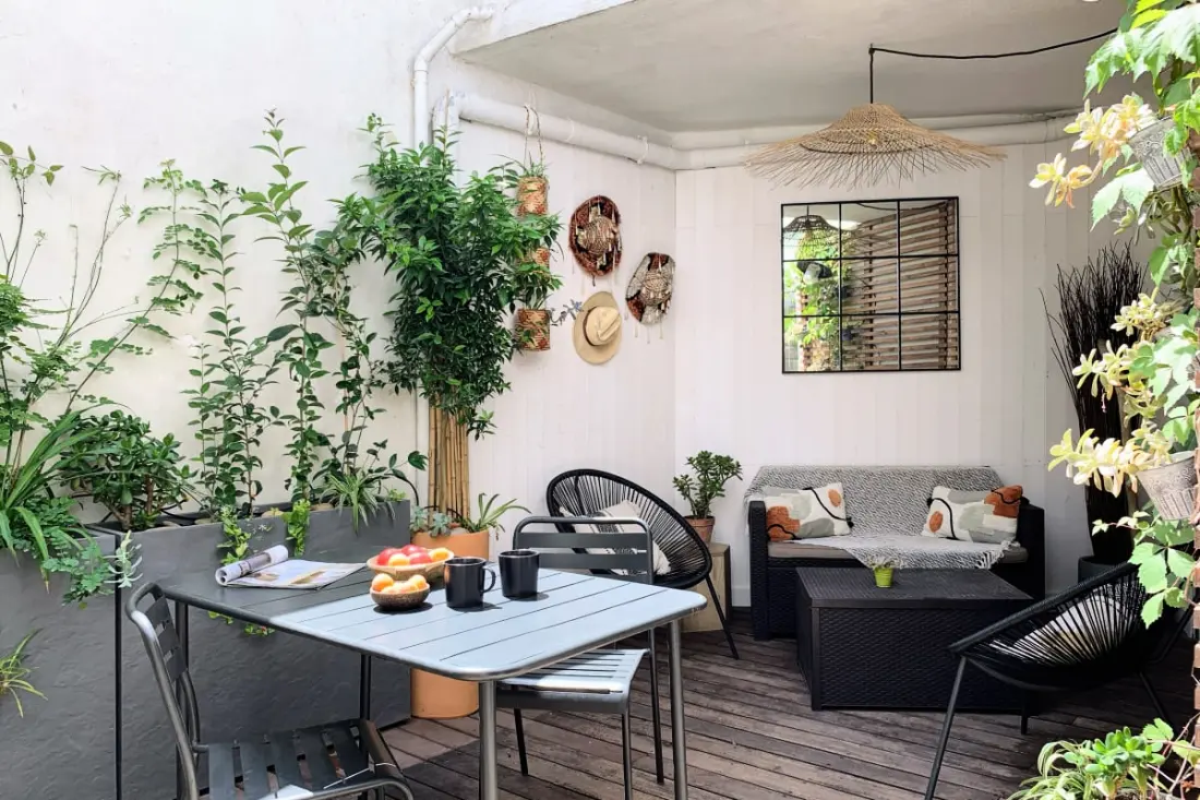 Home Chic Home - A Bazille Terrace