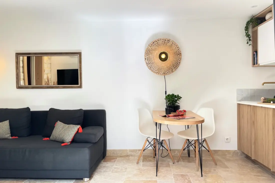 Home Chic Home - A Bazille Terrace