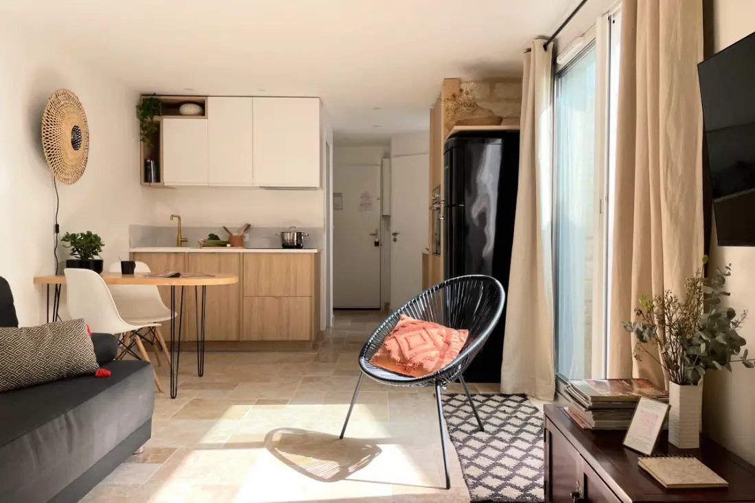 Home Chic Home - A Bazille Terrace