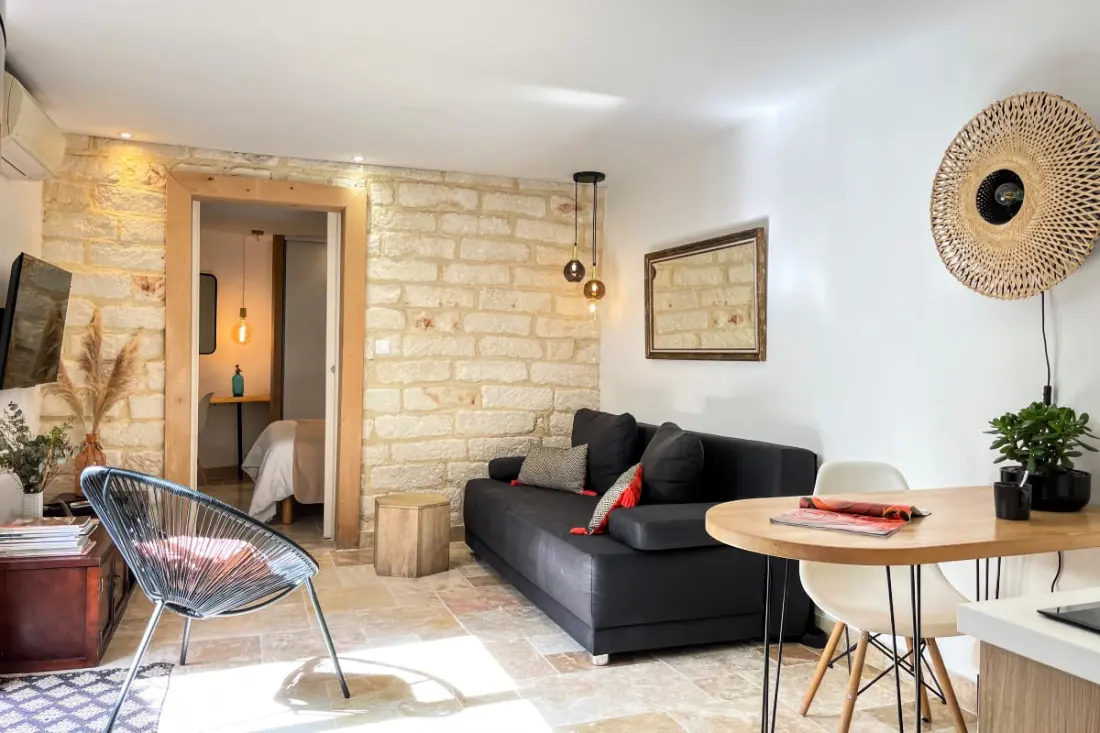 Home Chic Home - A Bazille Terrace