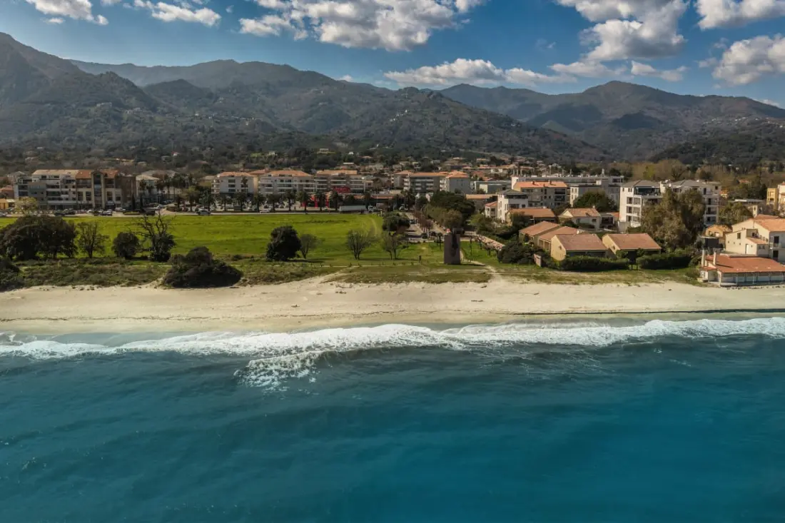 Casa Jasmin - Üdülőház a tenger és a kert között Moriani Beachben