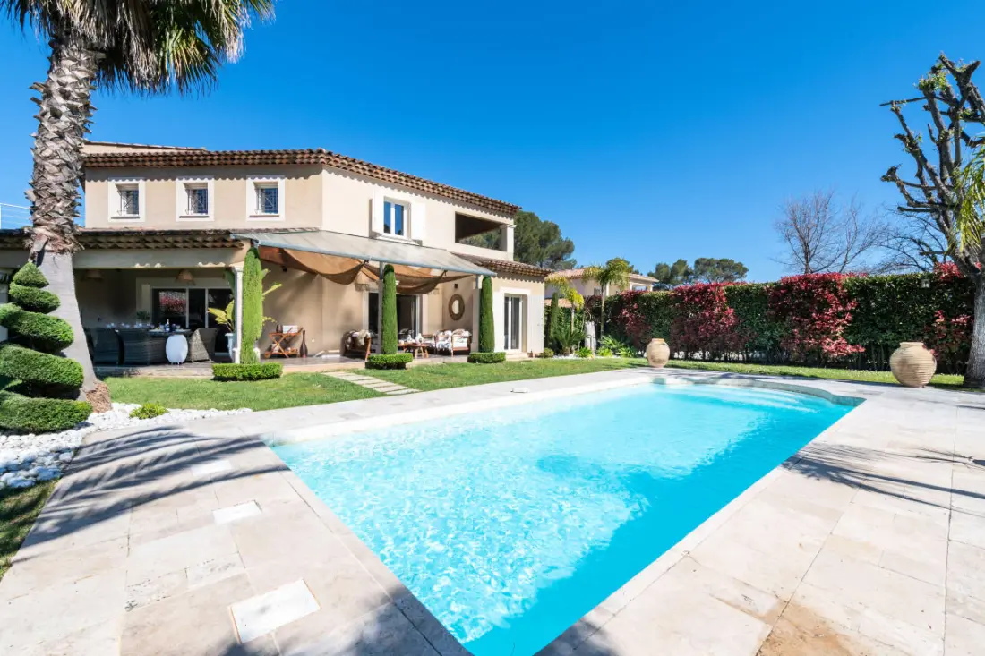 Residence Villa 205m2 Piscine Chauffée – közel Cannes