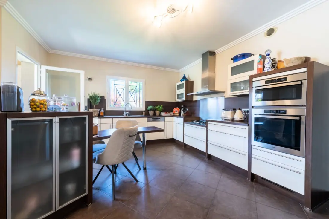 Residence Villa 205m2 Piscine Chauffée – közel Cannes