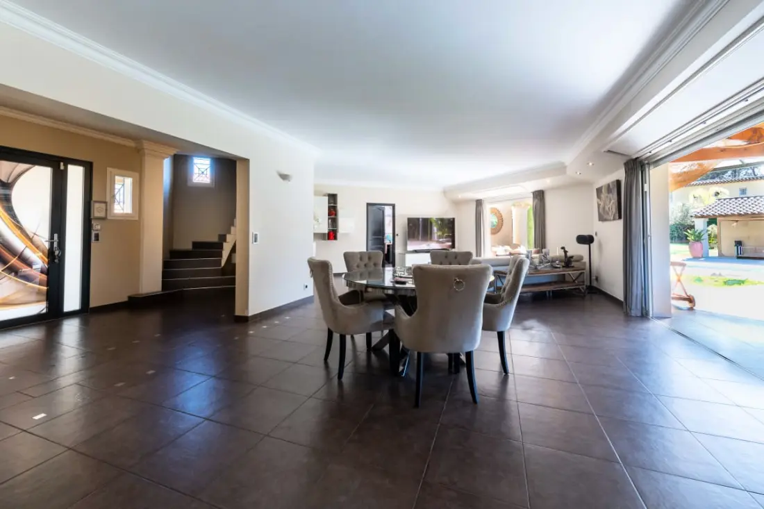 Residence Villa 205m2 Piscine Chauffée – közel Cannes