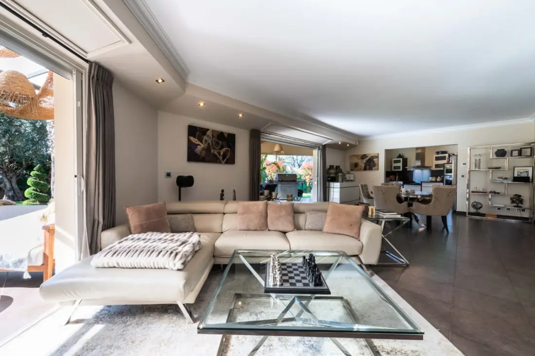 Residence Villa 205m2 Piscine Chauffée – közel Cannes