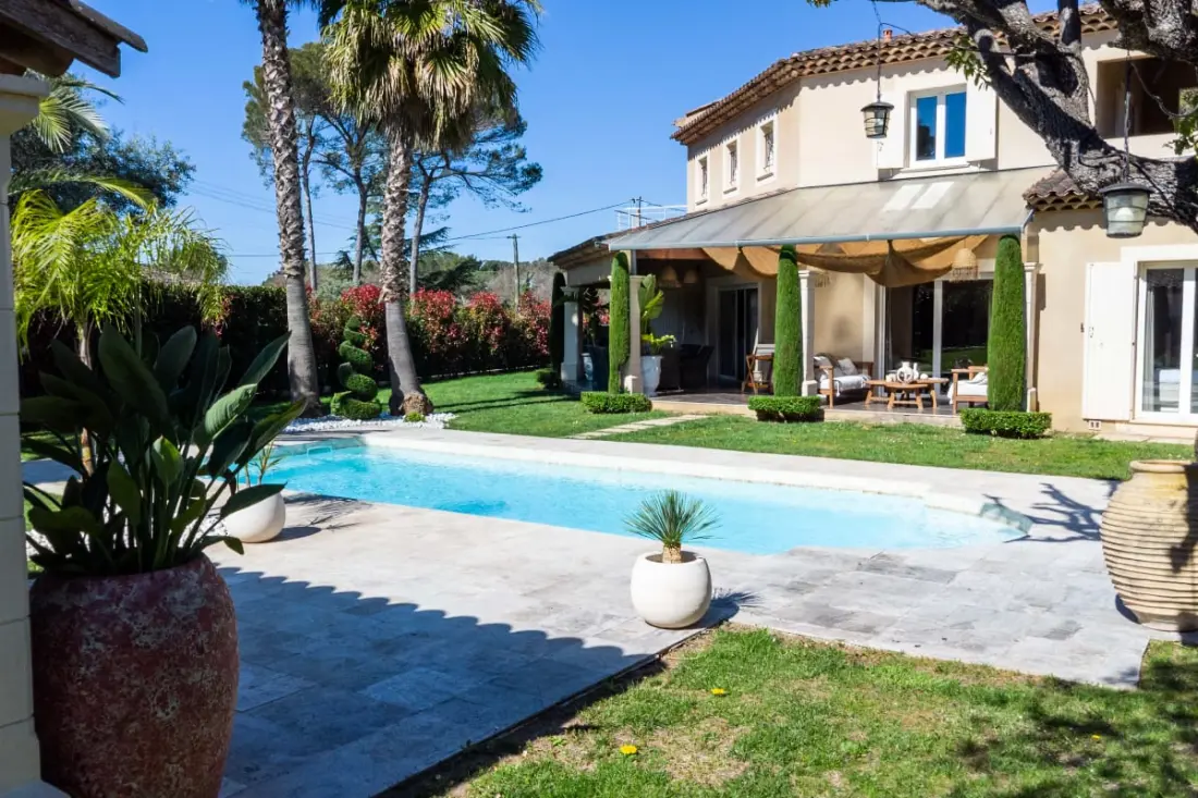 Residence Villa 205m2 Piscine Chauffée – közel Cannes