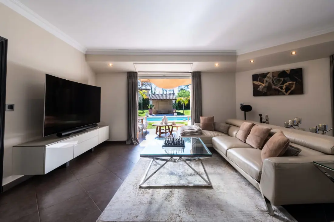 Residence Villa 205m2 Piscine Chauffée – közel Cannes