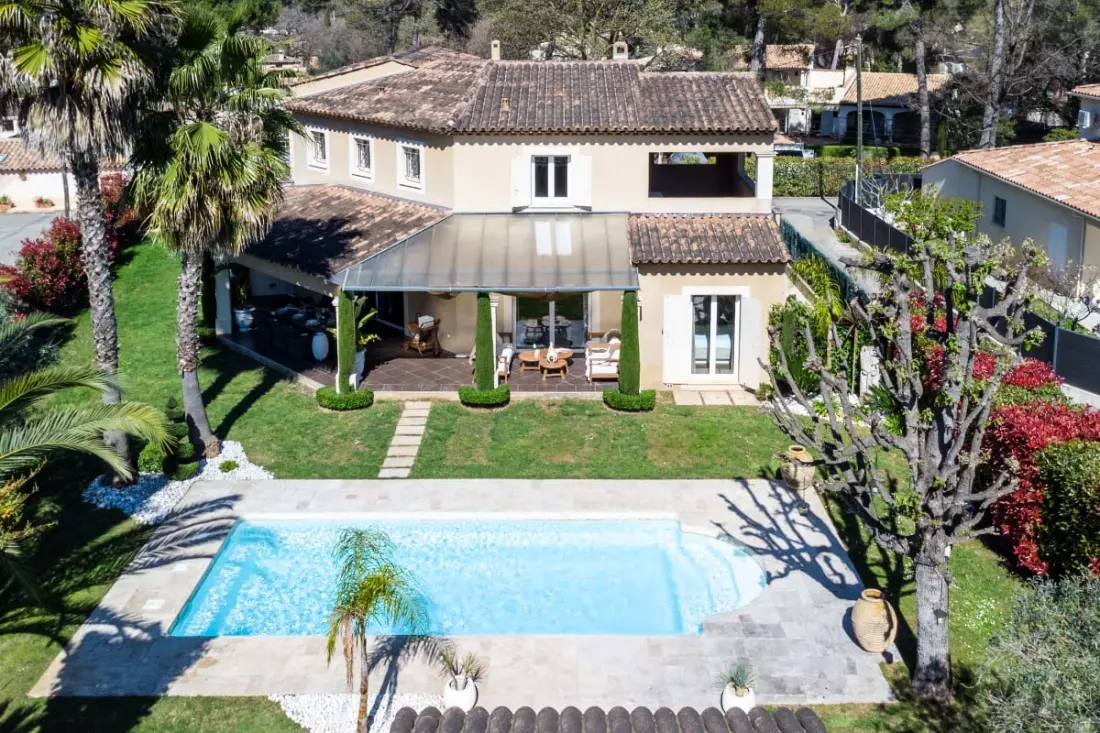Residence Villa 205m2 Piscine Chauffée – közel Cannes