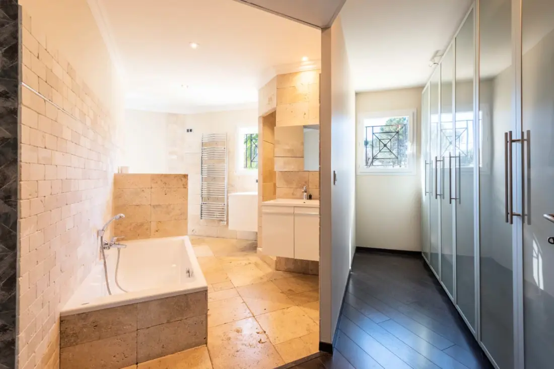 Residence Villa 205m2 Piscine Chauffée – közel Cannes