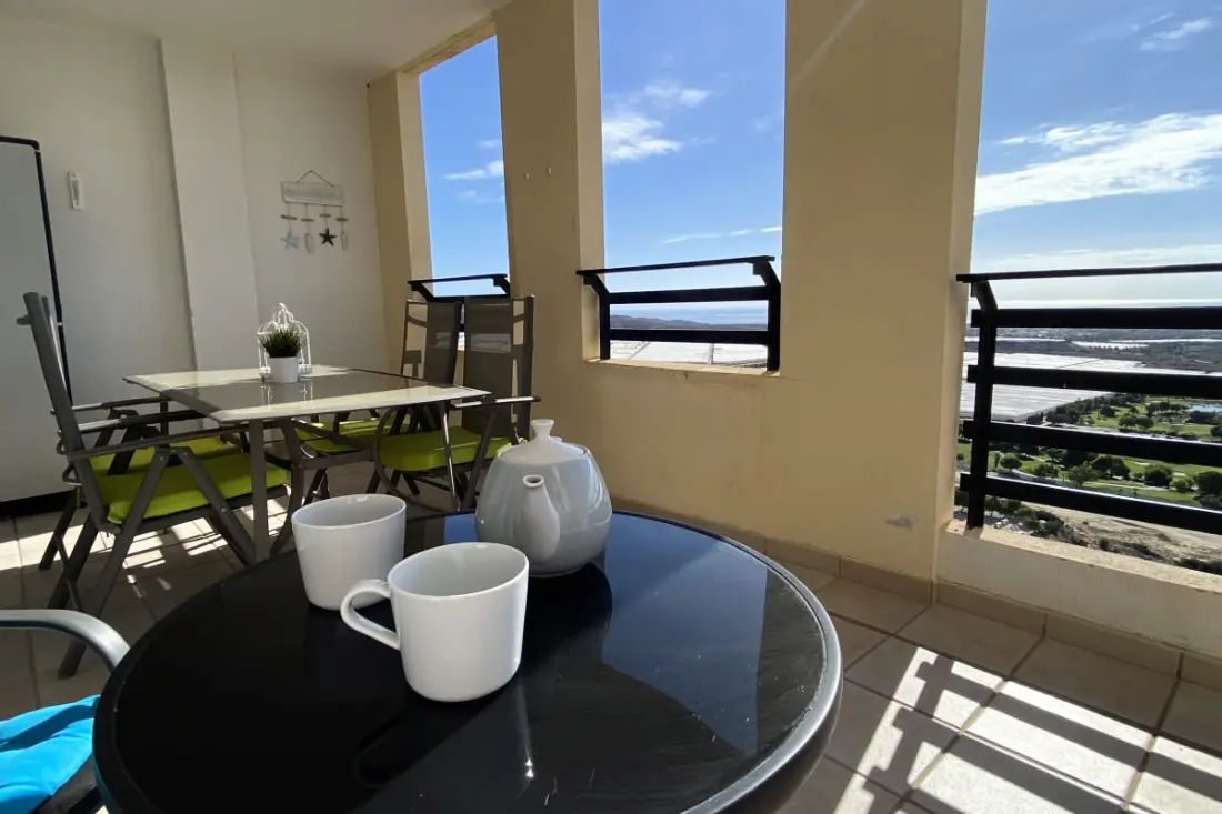 Vistamar Apartman: úszómedence és csodálatos panorámás terasz