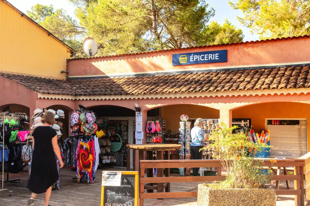 Camping Domaine de la Sainte Baume4 Sterren★★★★