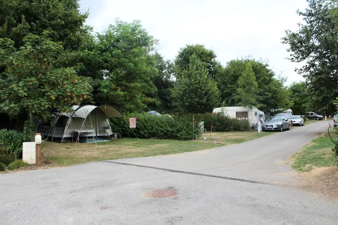 Lake Bonnefon camping .