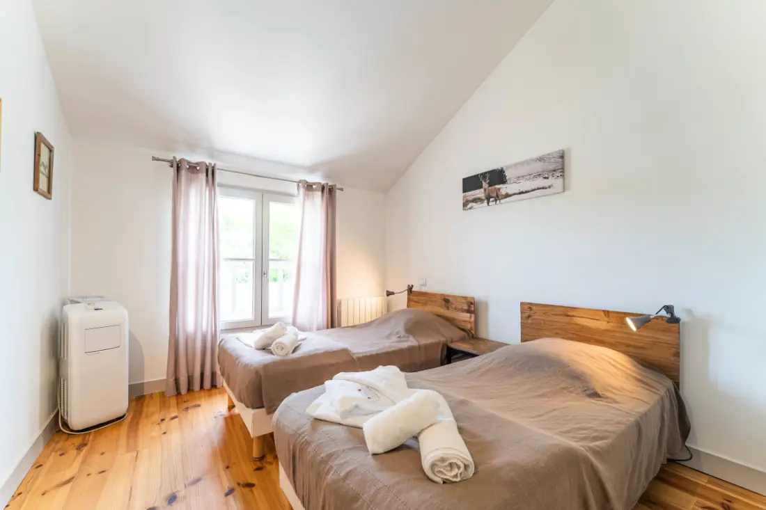 Cocon Sous Les Pins - Cottage Pined & Swimming pool
