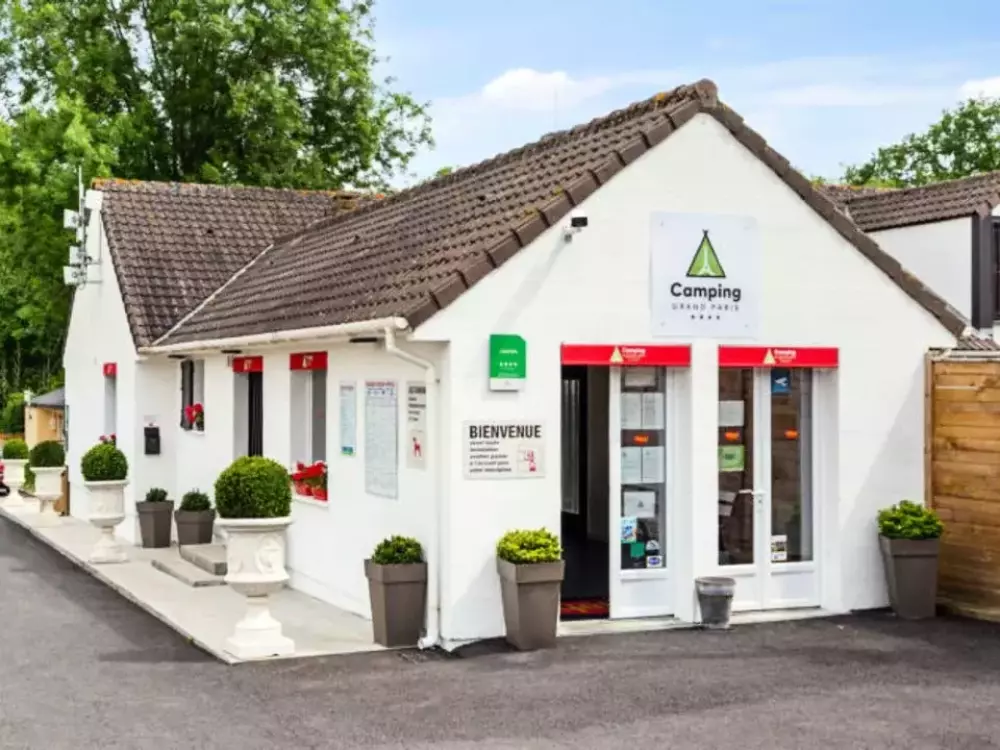 Campsite Romanée Le Grand Paris - Nie.