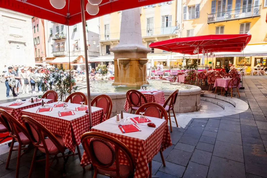 06a2 - Cuore di Vecchia Nizza: Bellissimo appartamento ristrutturato