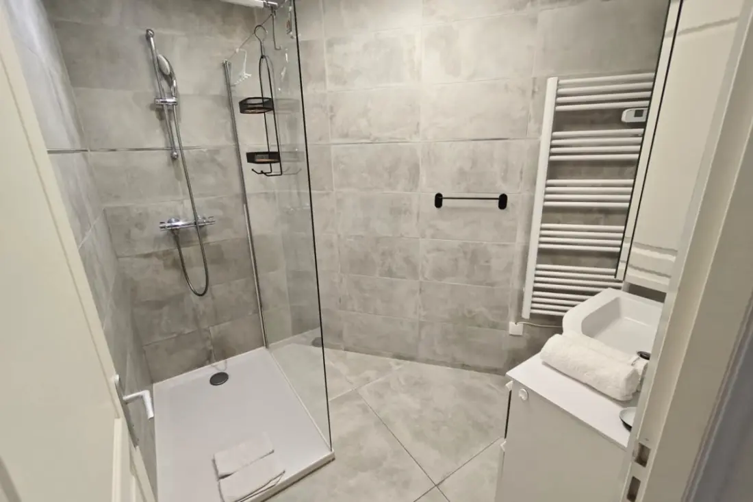 Apartman 2 hálószoba - Quiet & Bright - közeli villamos