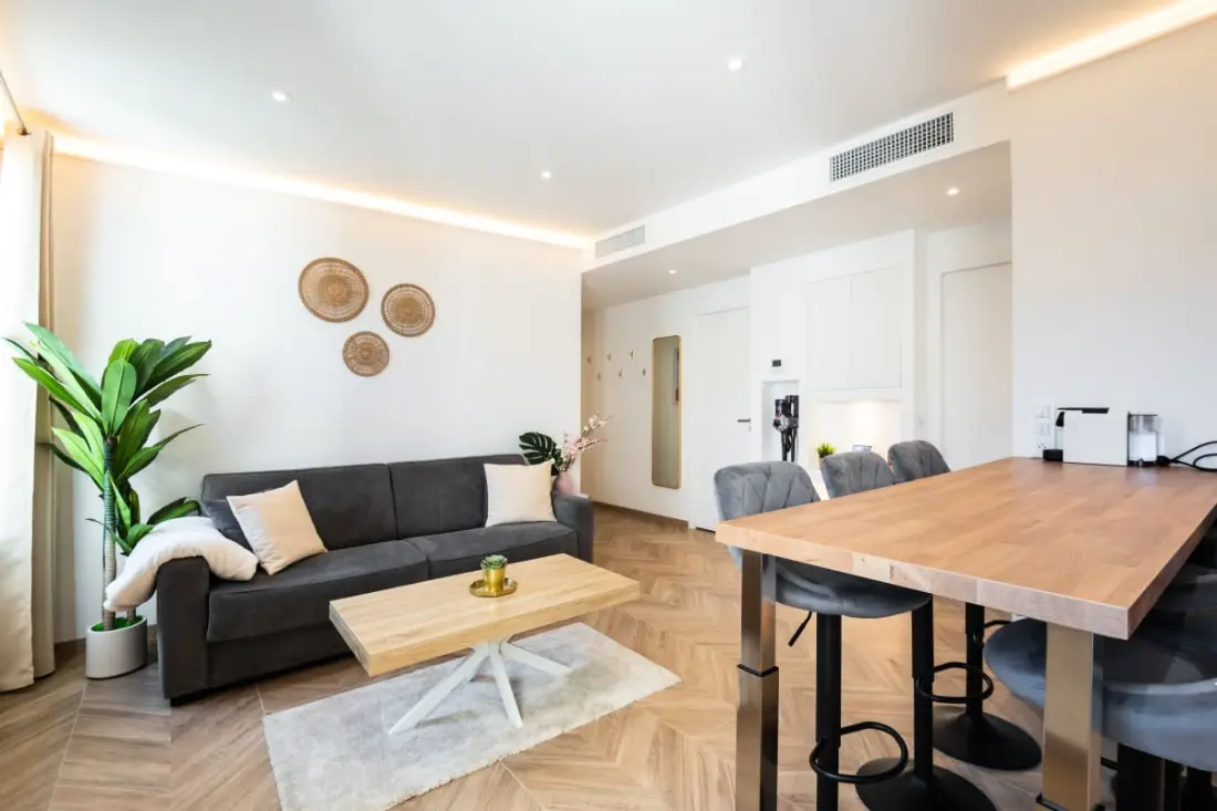 Apartmantervezés, közeli strandok De Nizza