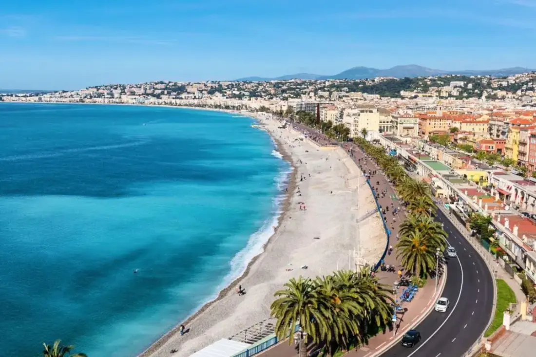 Apartmantervezés, közeli strandok De Nizza