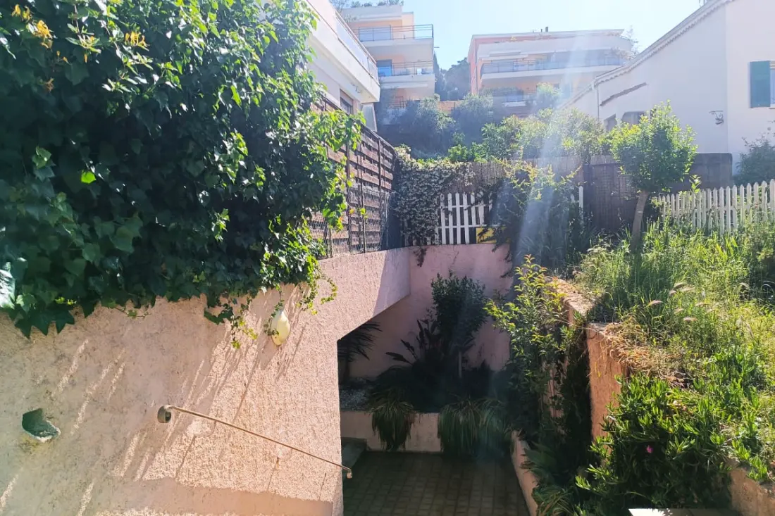 Appartamento ristrutturato con terrazza e giardino